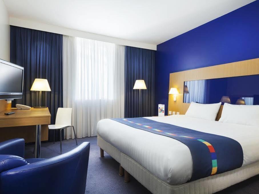 Park Inn By Radisson Peterborough Exterior foto